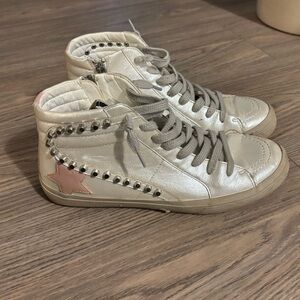 Metallic Silver High-Top Shu Shop Sneakers with Pink Star